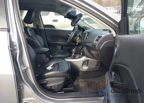 2018 Jeep Compass Latitude 4X4 from USA, damaged, VIN 3C4NJDBB7JT222497